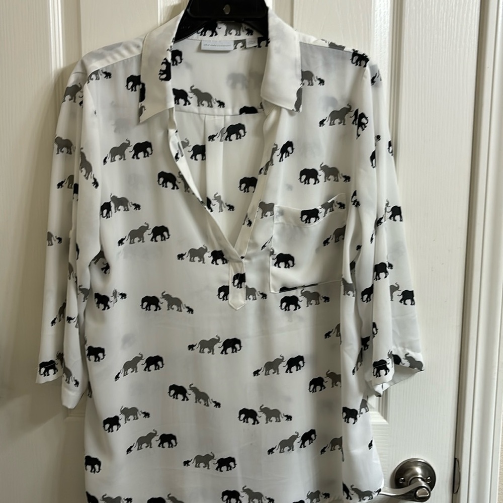 NY&Co Large white 3/4 sleeve elephant dress shirt
